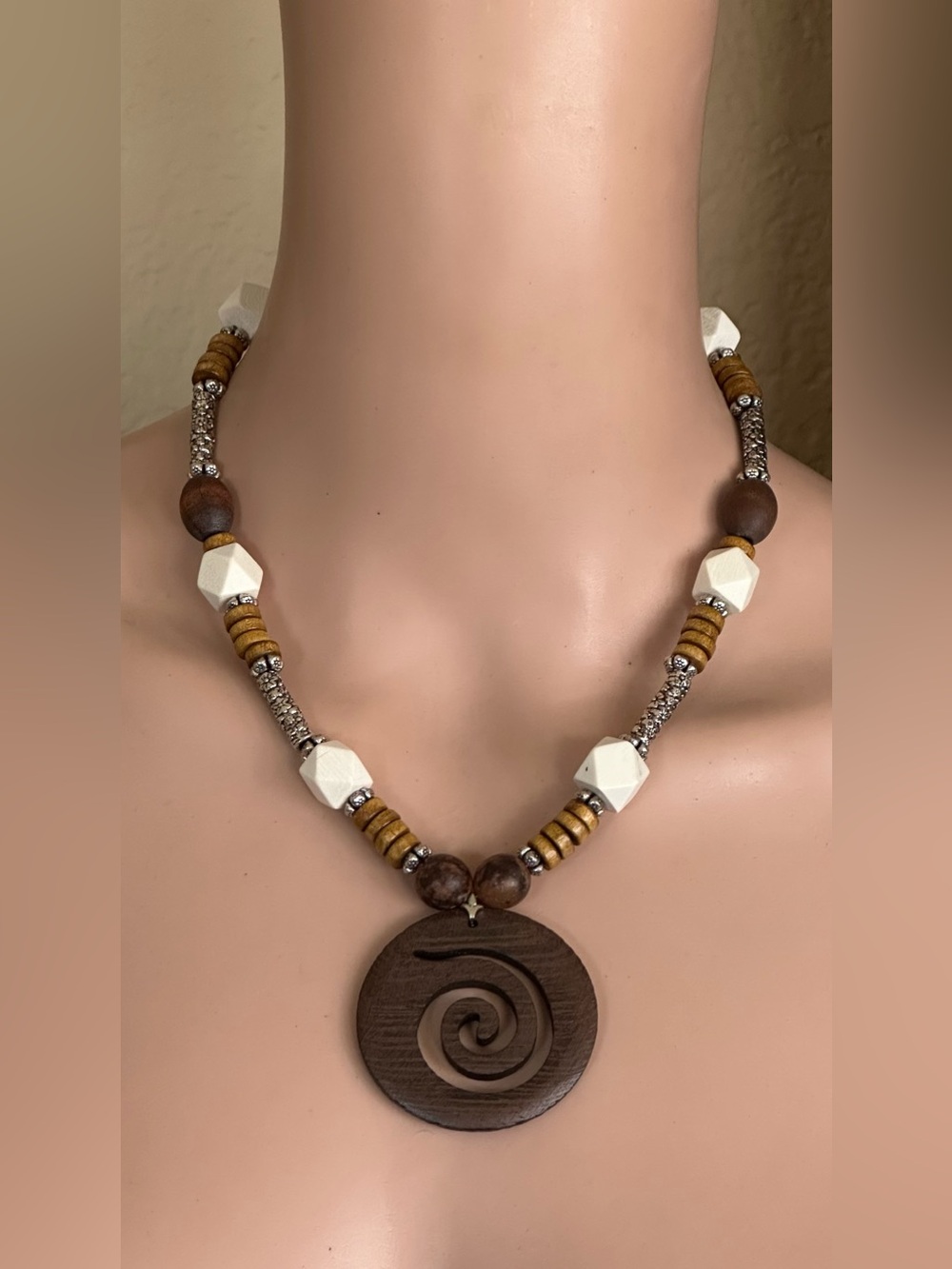 20-1/2 inch Wood bead necklace NWOT